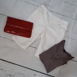 Peck & Peck White Pull on Bermuda shorts Size 8